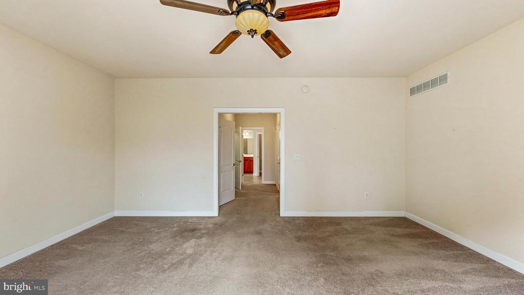 29 Winesap Ln
