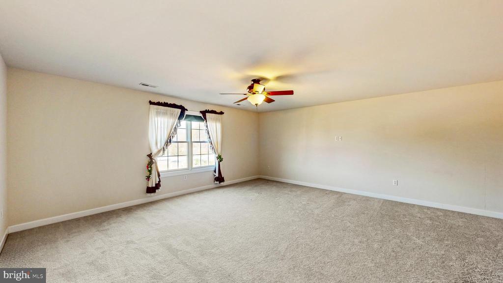 29 Winesap Ln
