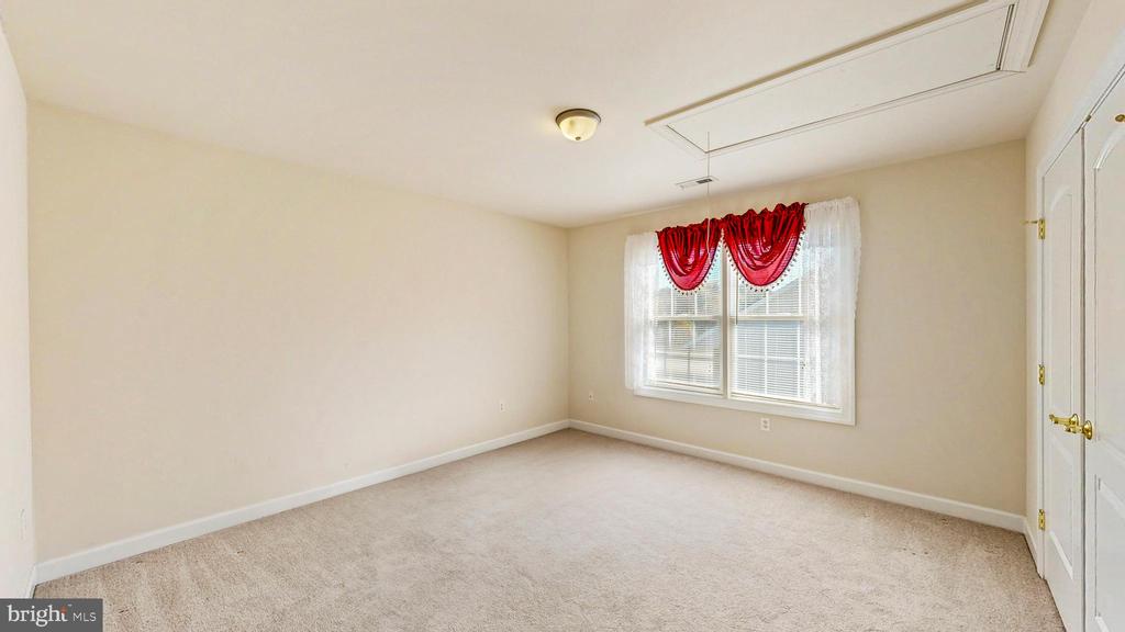 29 Winesap Ln