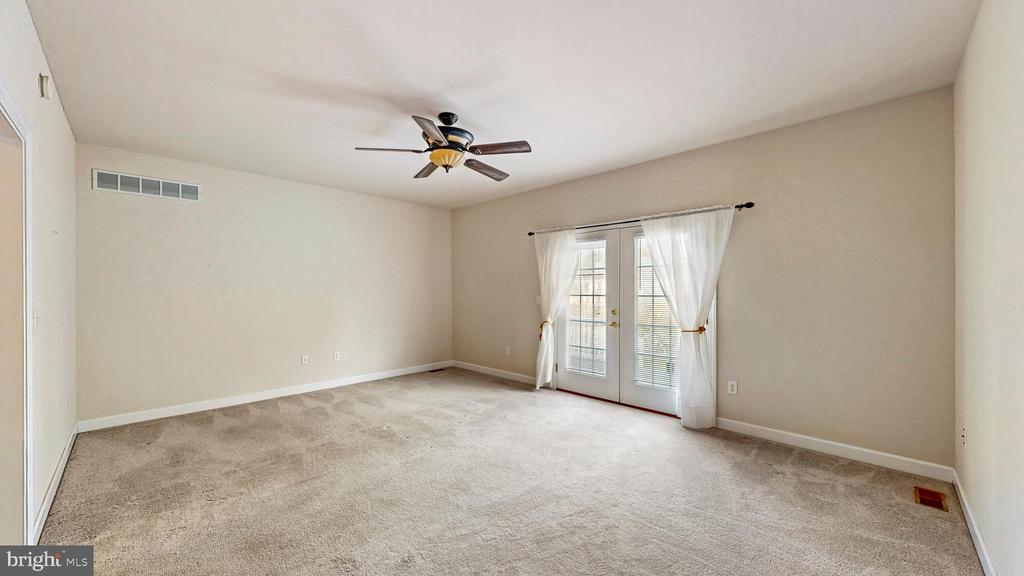 29 Winesap Ln