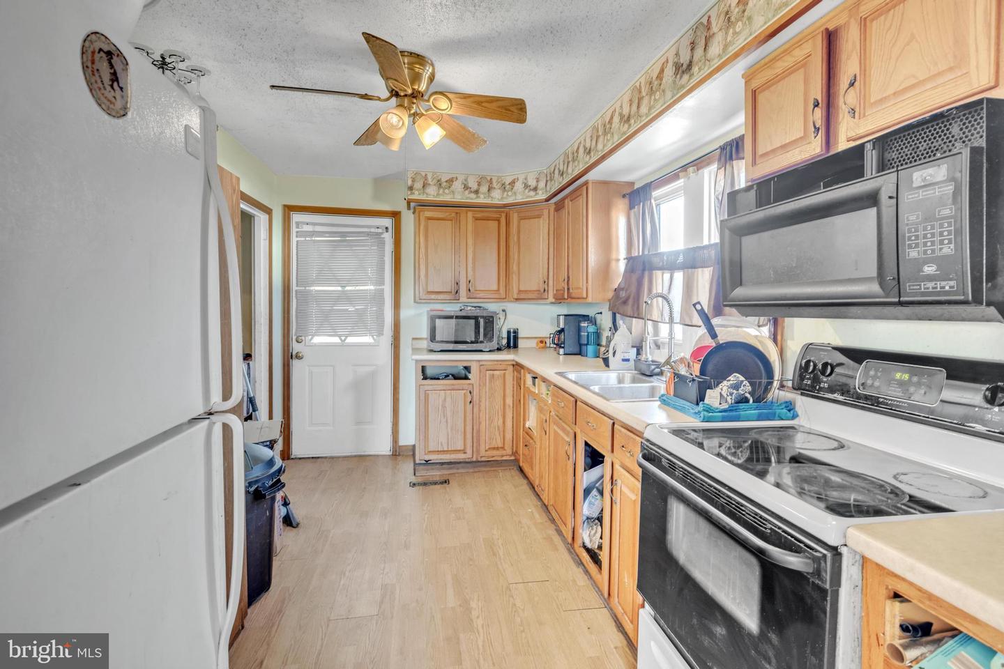 2318 S Dupont Blvd