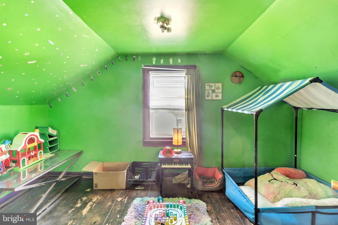 2318 S Dupont Blvd