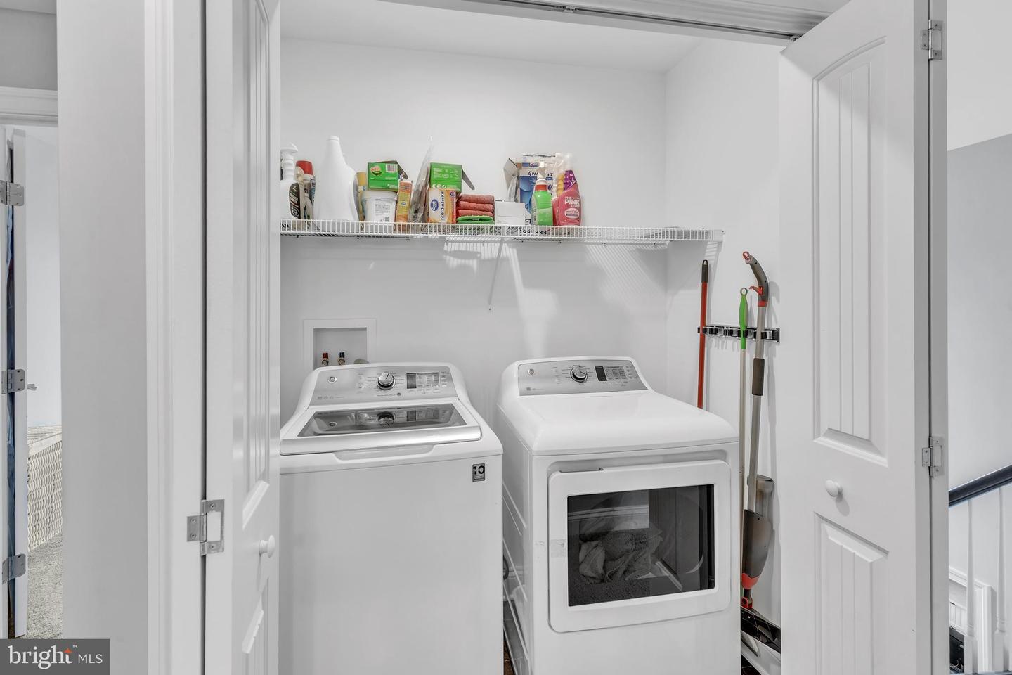 894 Chanticleer Cir