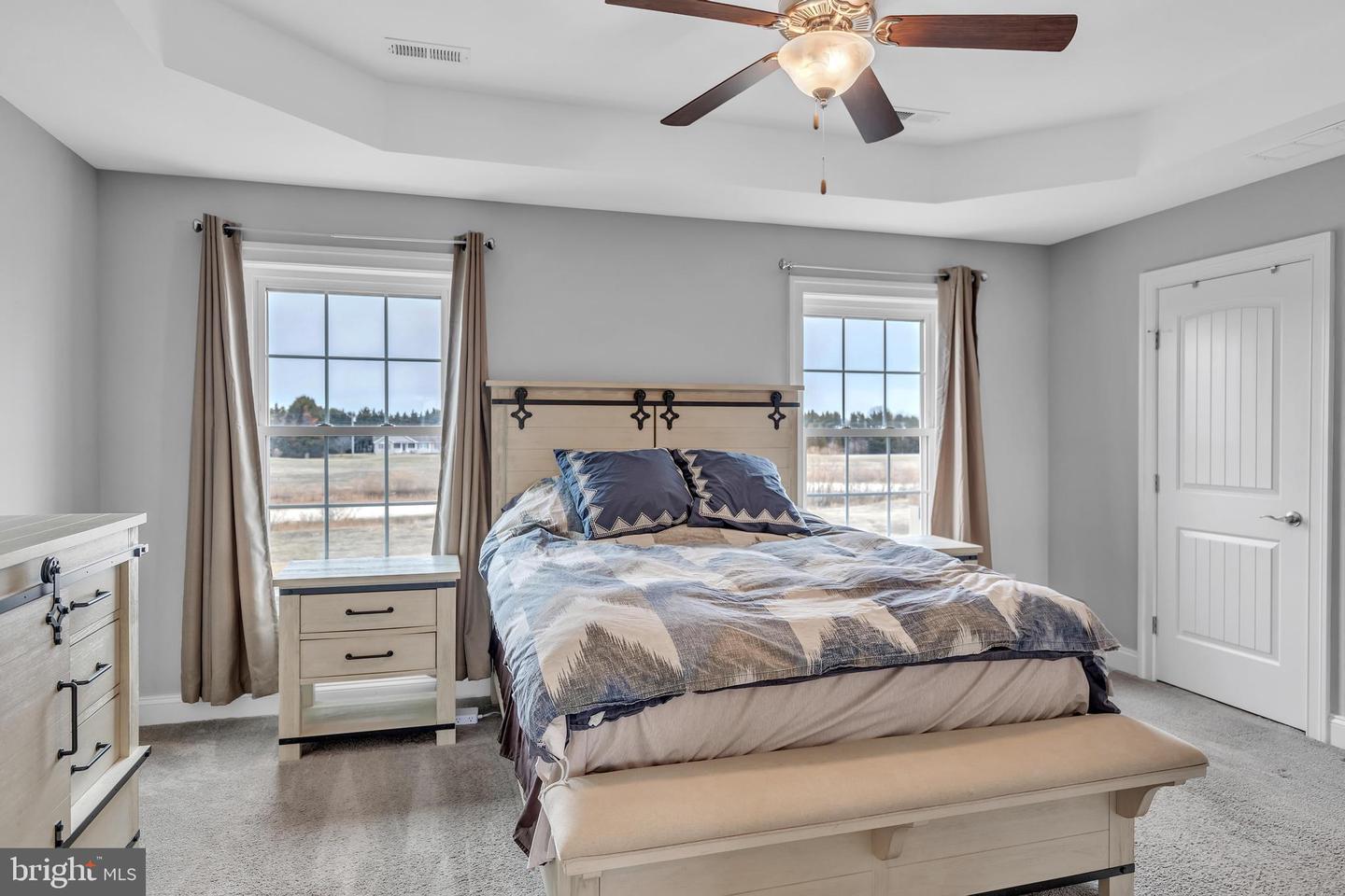 894 Chanticleer Cir