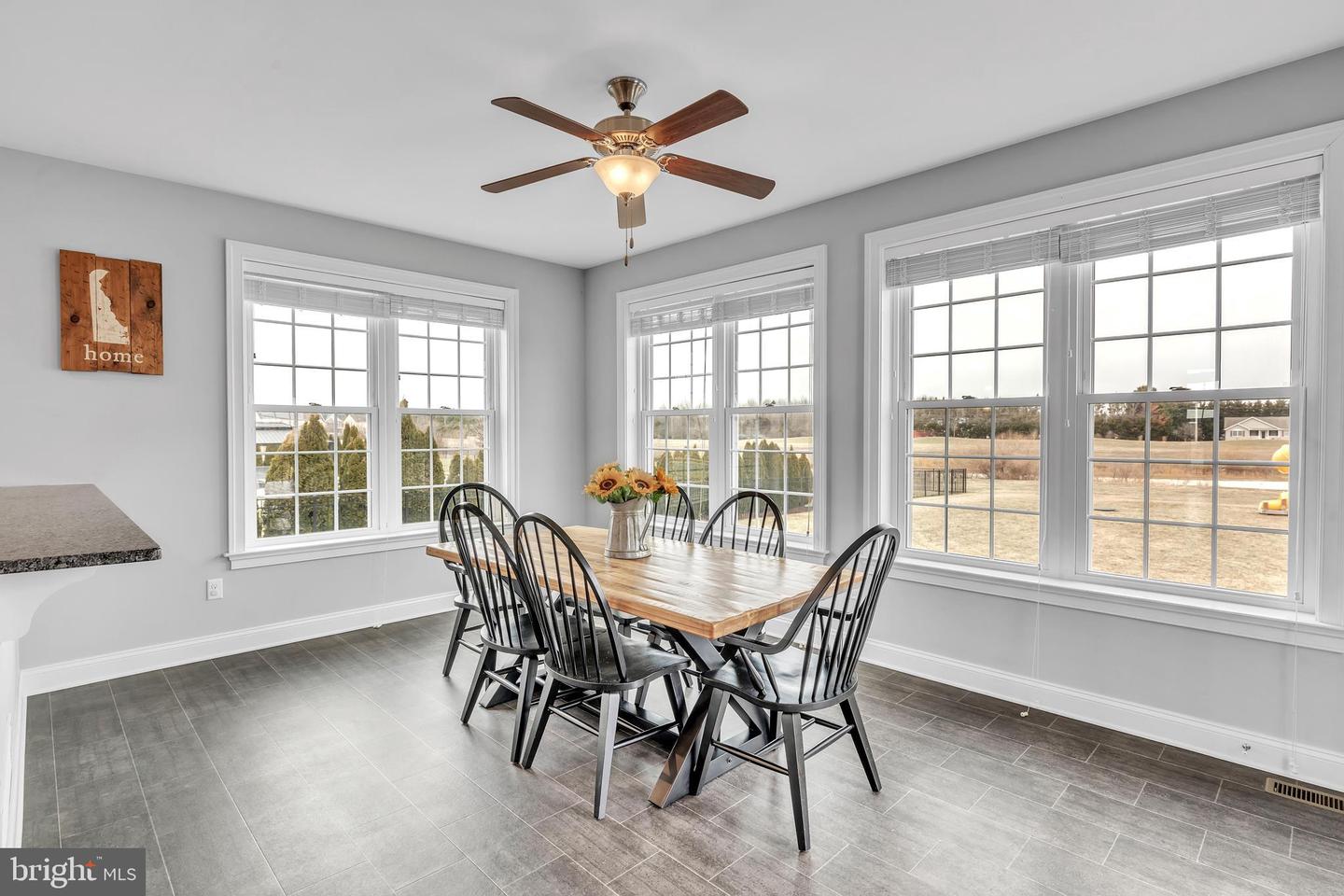 894 Chanticleer Cir