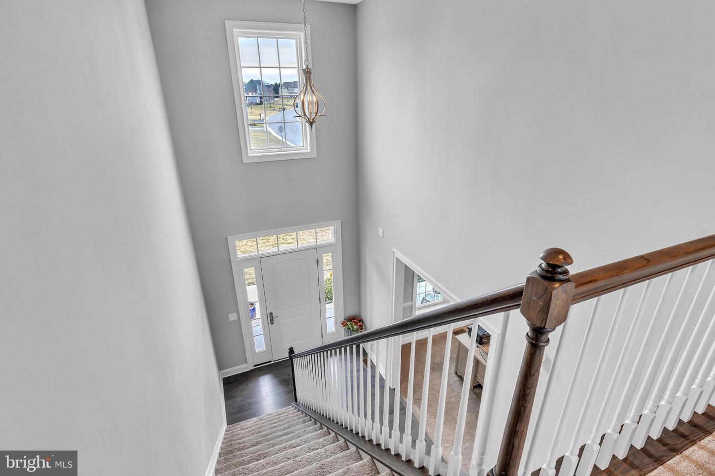 894 Chanticleer Cir