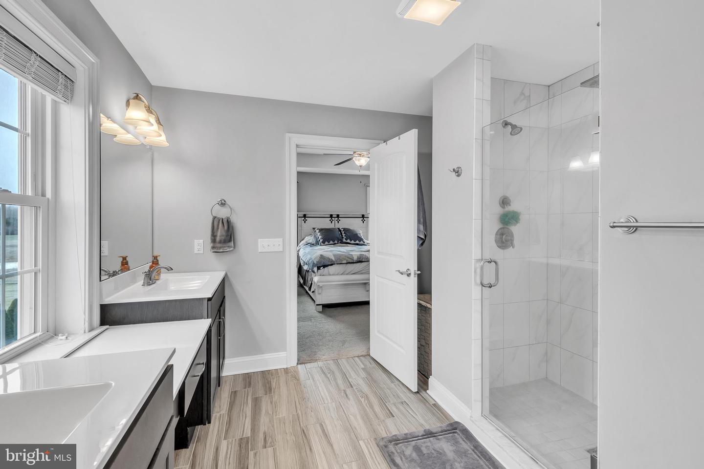 894 Chanticleer Cir