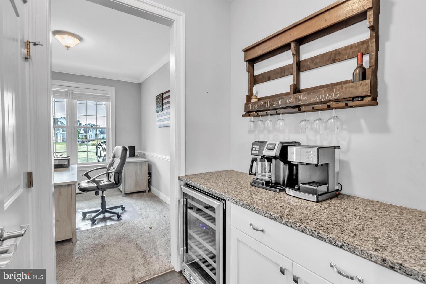 894 Chanticleer Cir