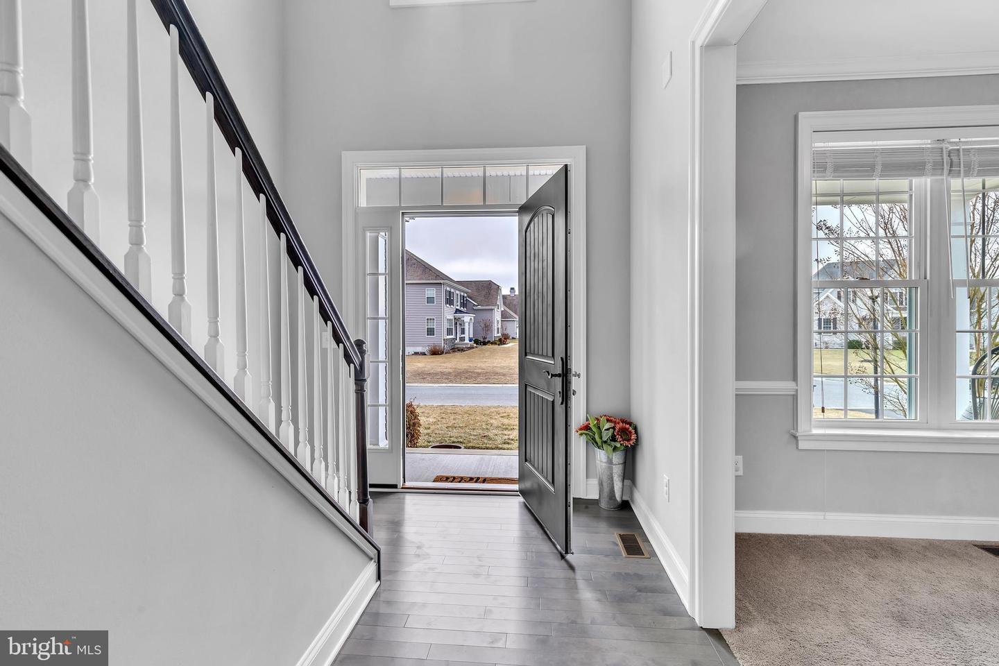 894 Chanticleer Cir