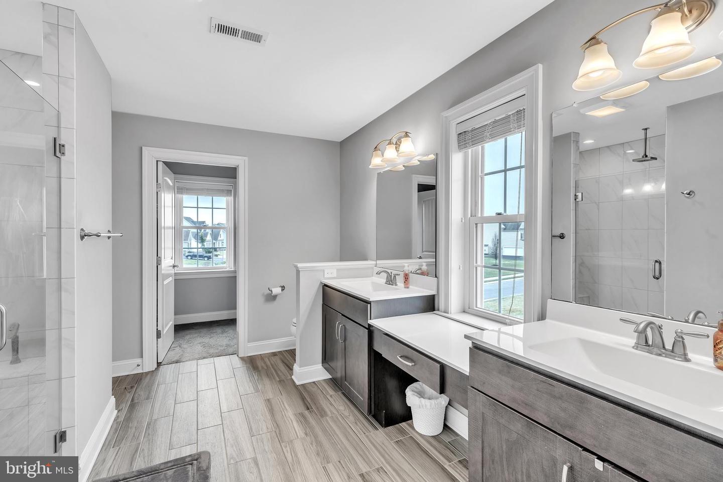 894 Chanticleer Cir