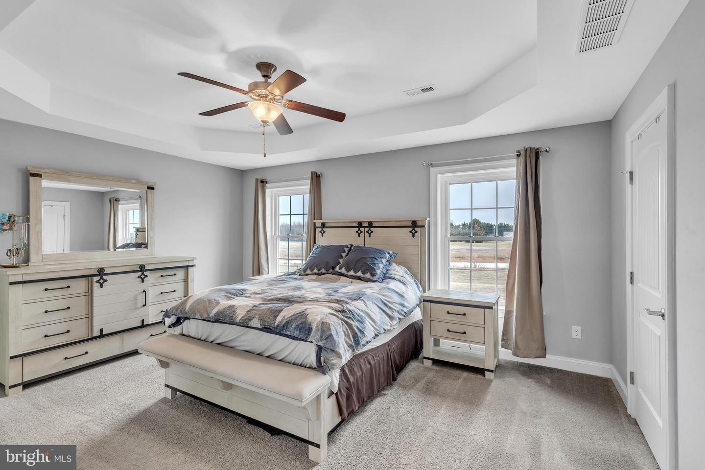 894 Chanticleer Cir