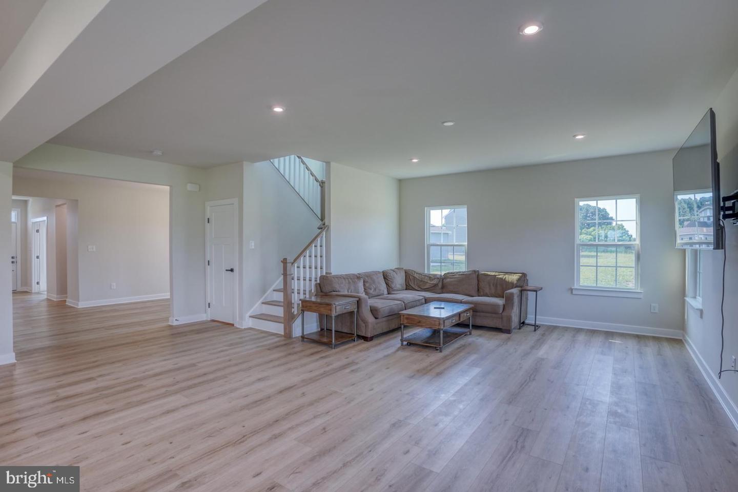 17 Corinthian Ct