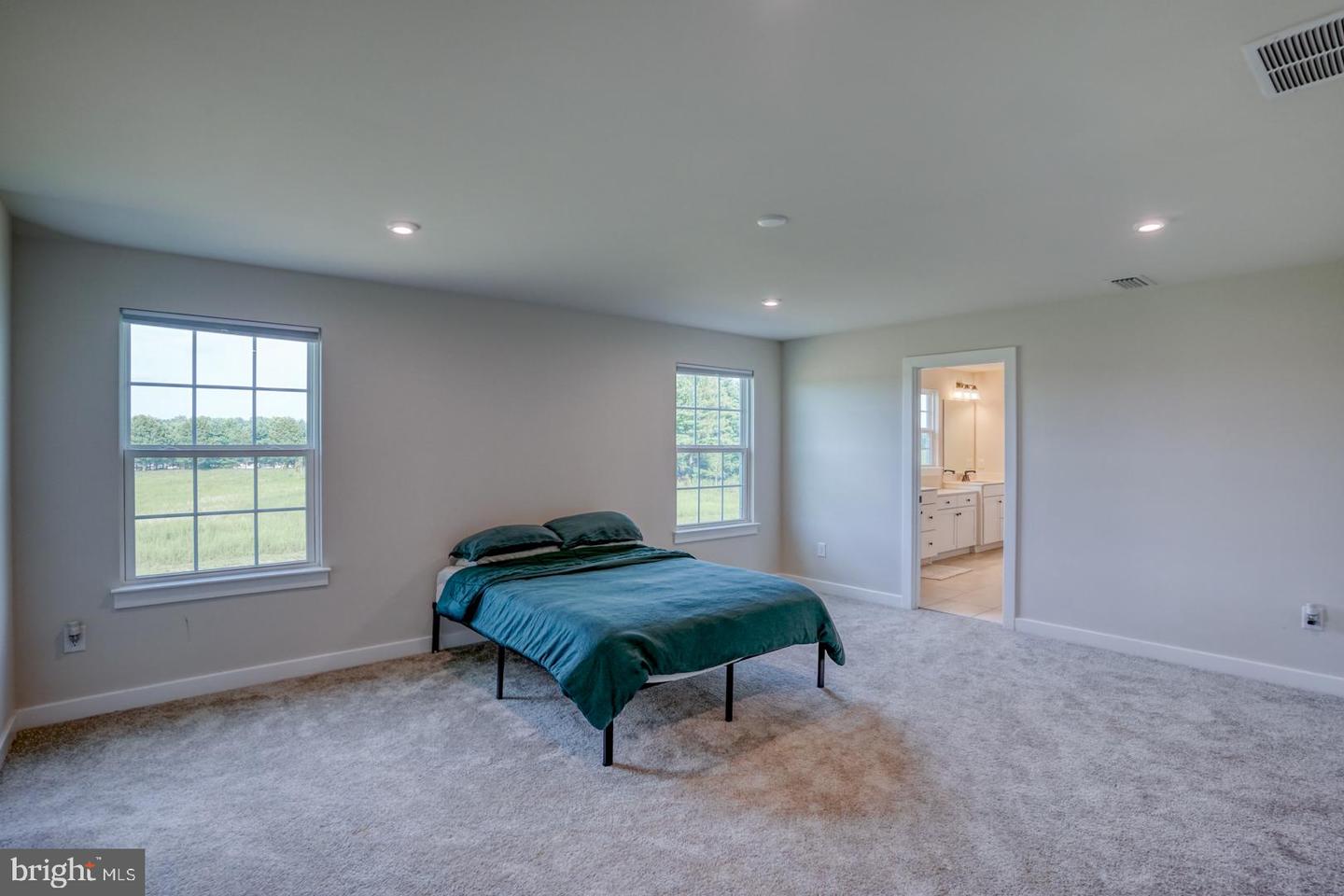 17 Corinthian Ct