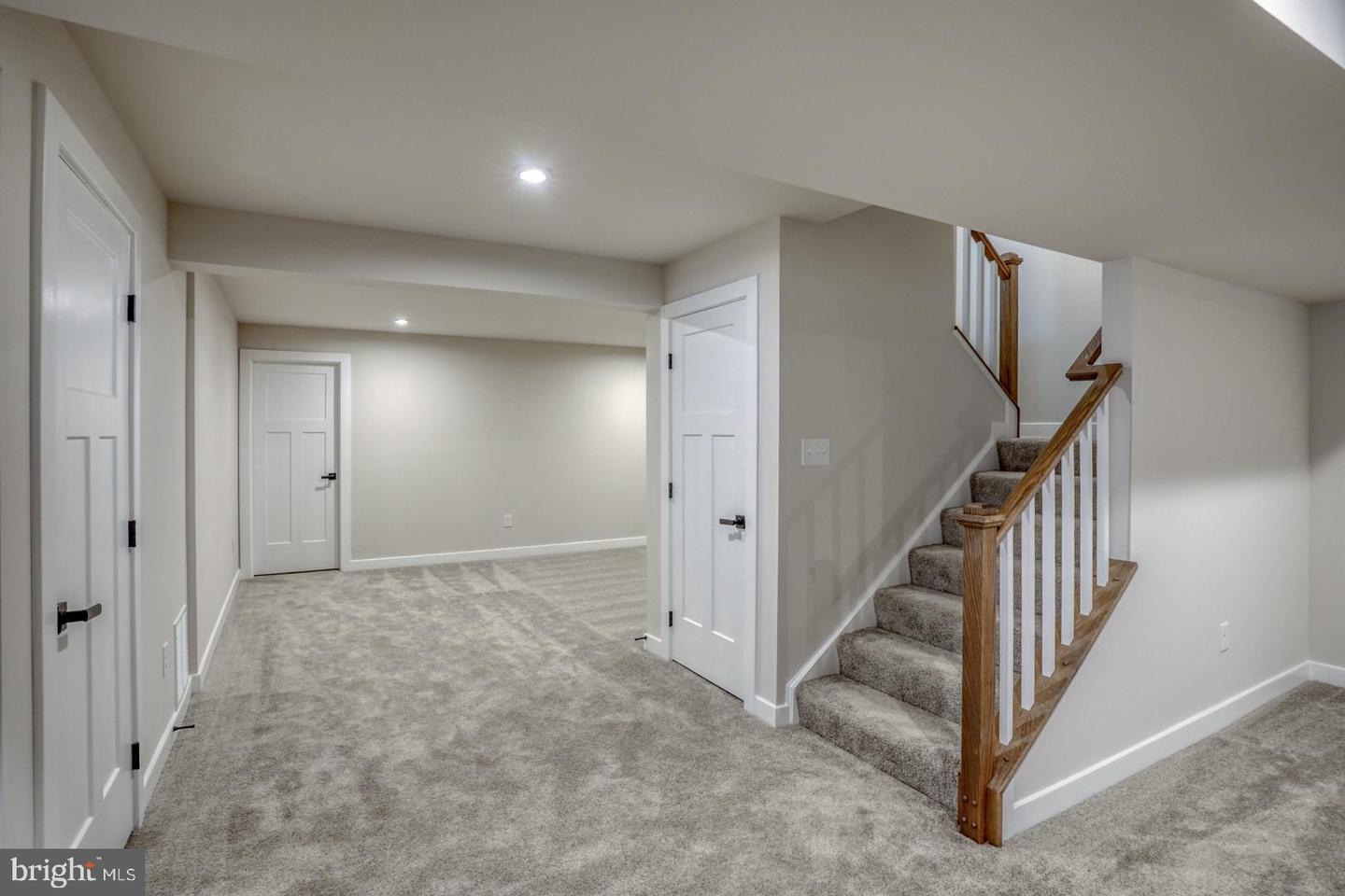 17 Corinthian Ct