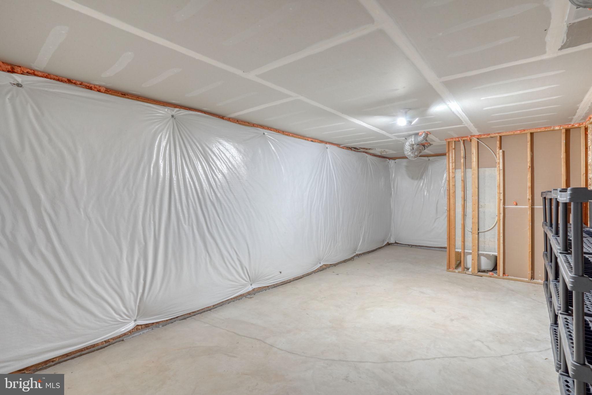 77 CLIMBING VINE AVENUE