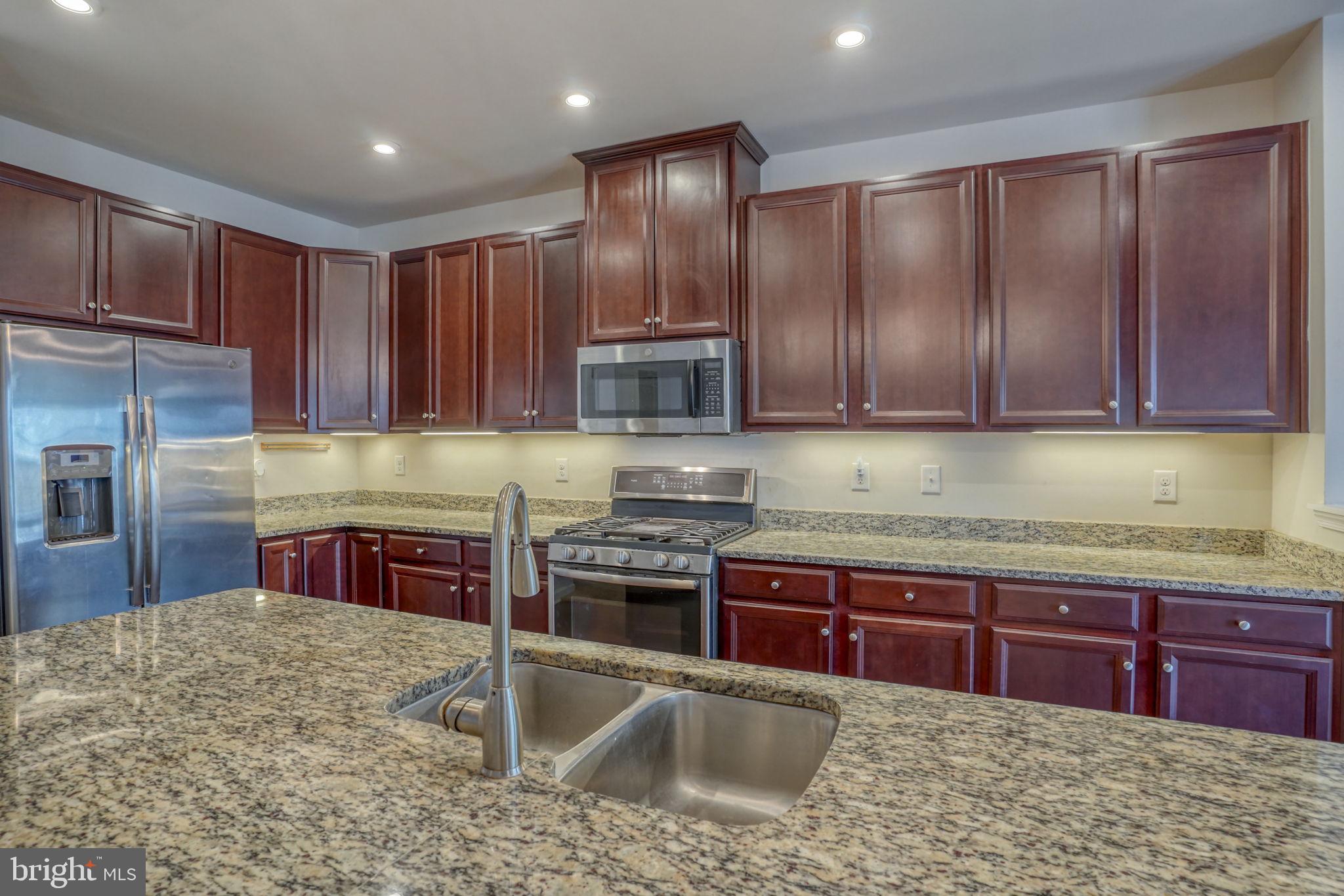 77 CLIMBING VINE AVENUE