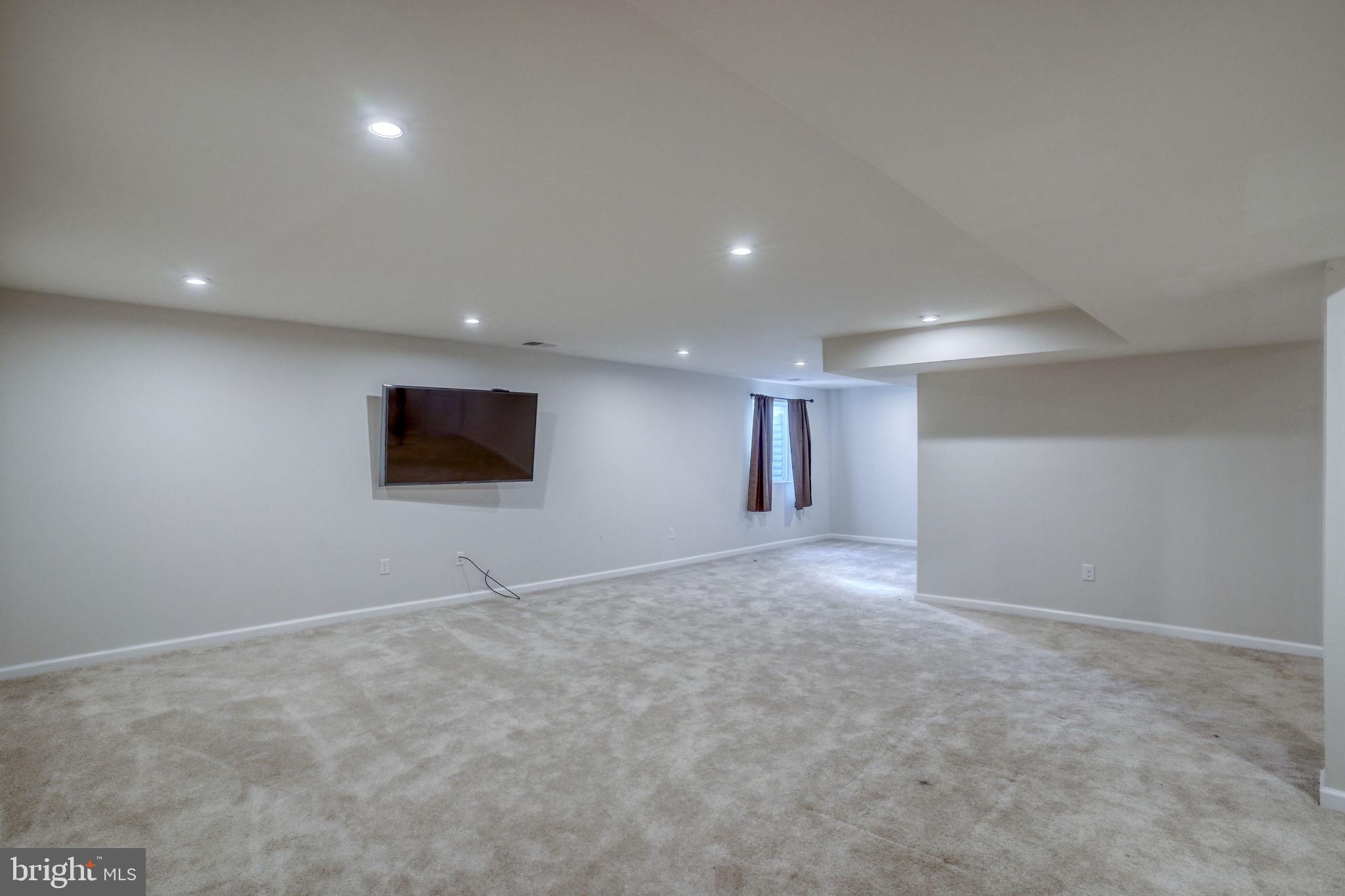 77 CLIMBING VINE AVENUE