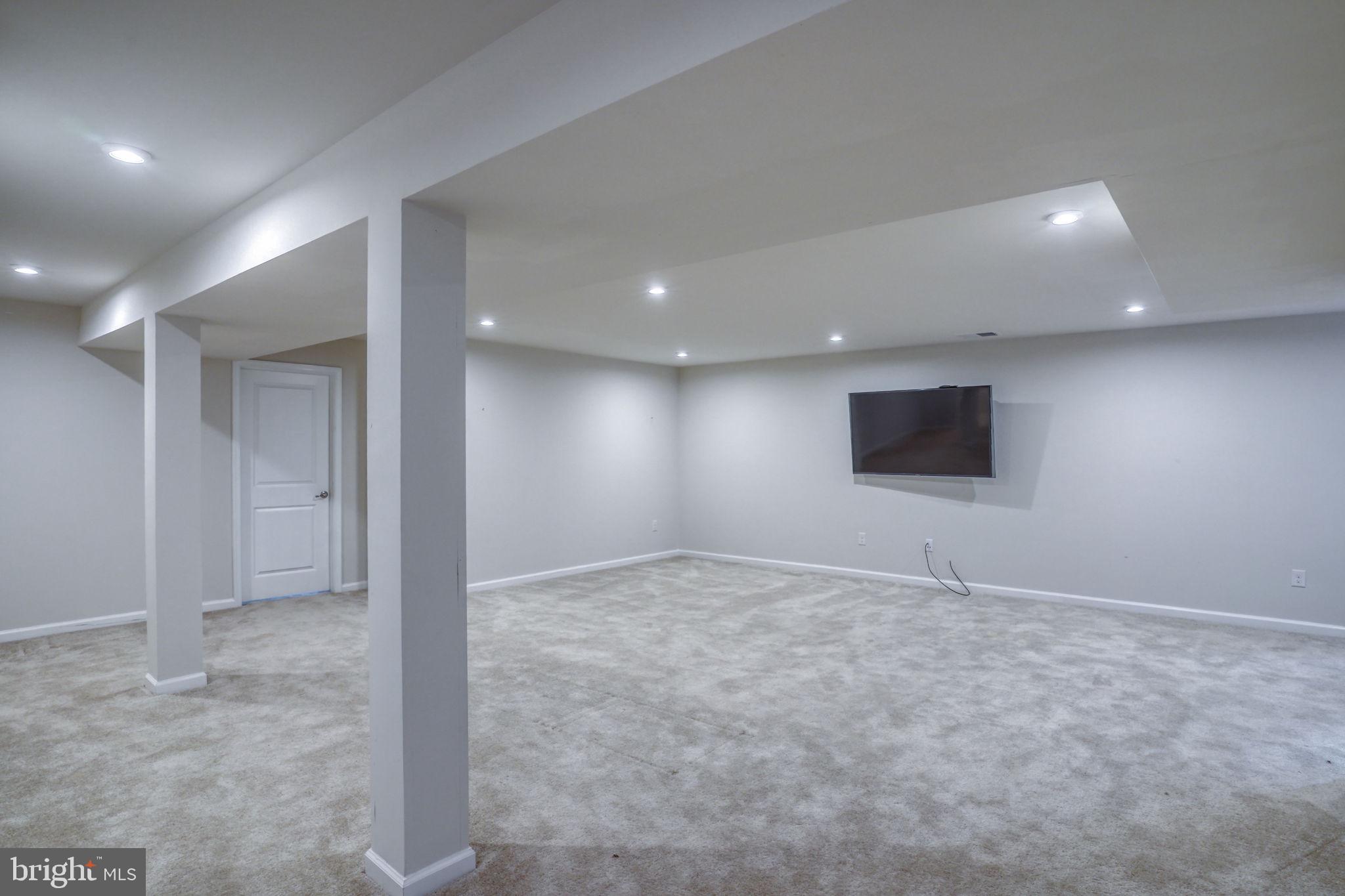 77 CLIMBING VINE AVENUE