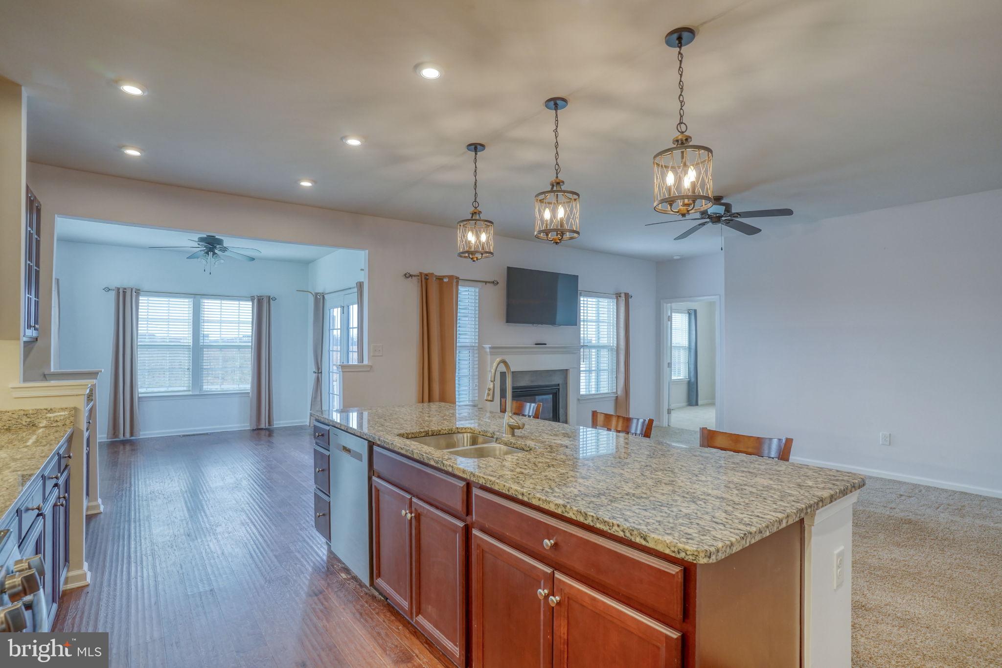 77 CLIMBING VINE AVENUE