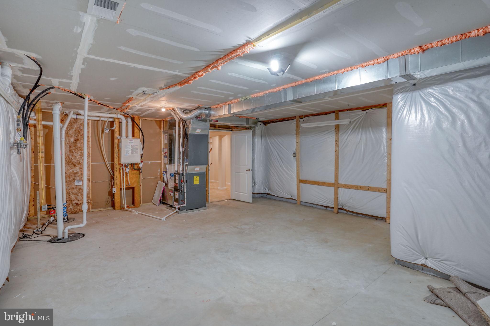 77 CLIMBING VINE AVENUE