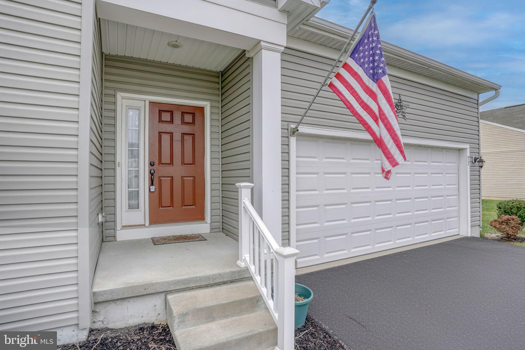 77 CLIMBING VINE AVENUE