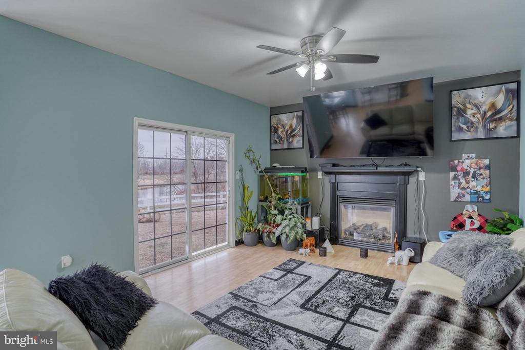 210 LAKS COURT