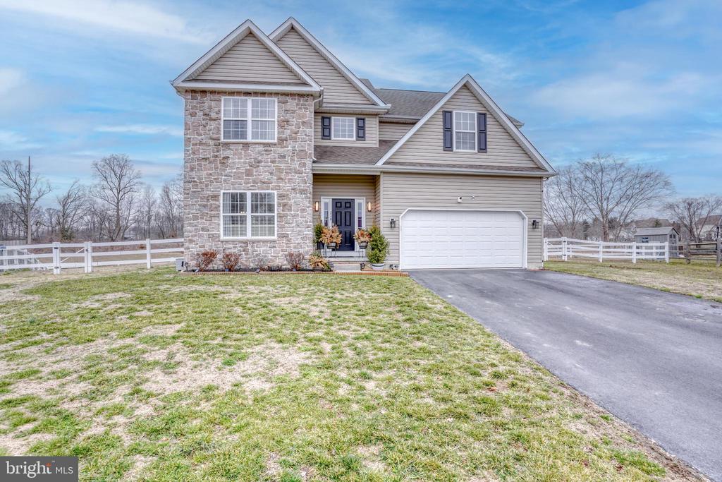 210 LAKS COURT