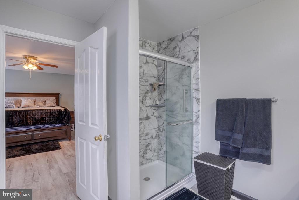 210 LAKS COURT