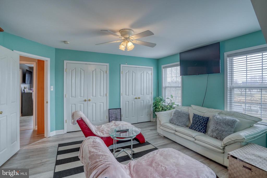 210 LAKS COURT