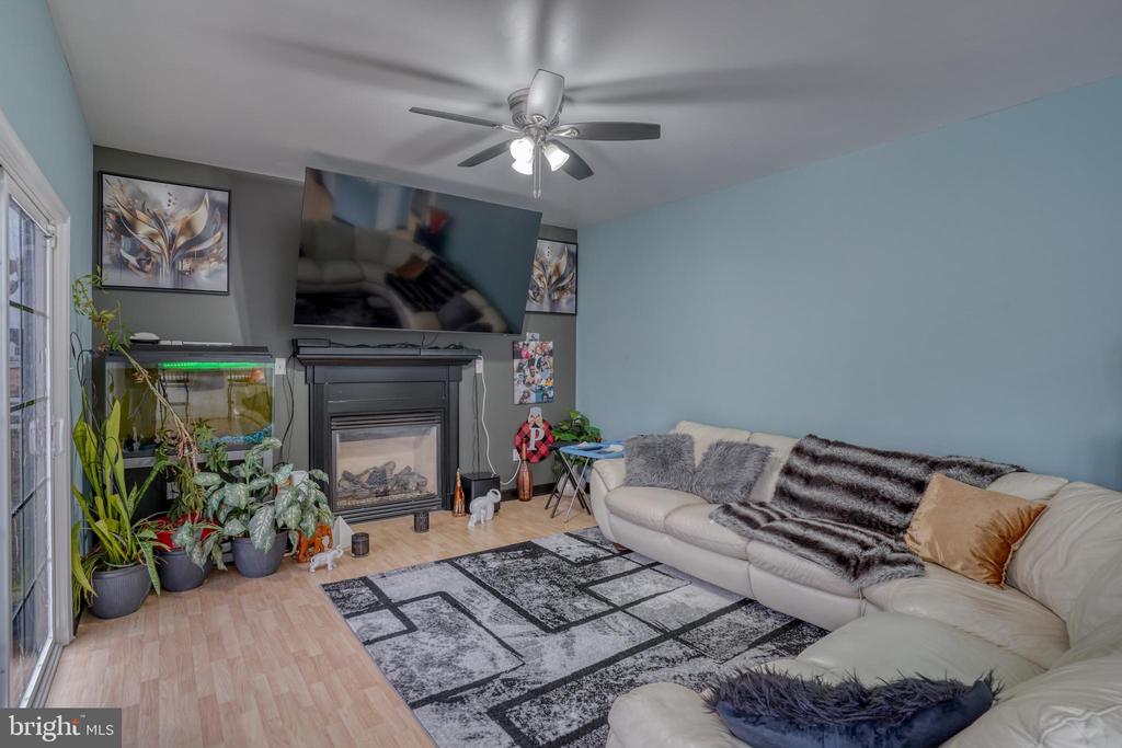 210 LAKS COURT