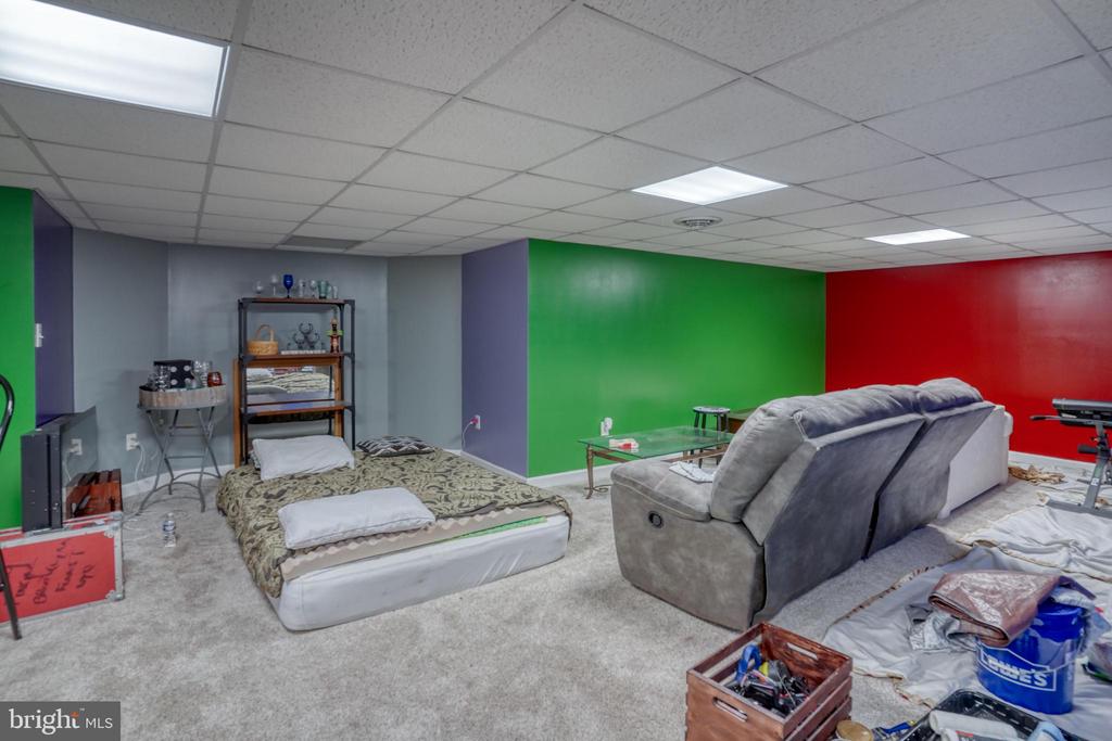210 LAKS COURT
