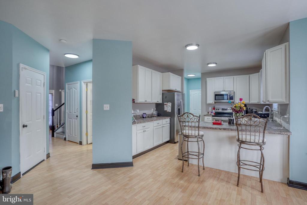 210 LAKS COURT