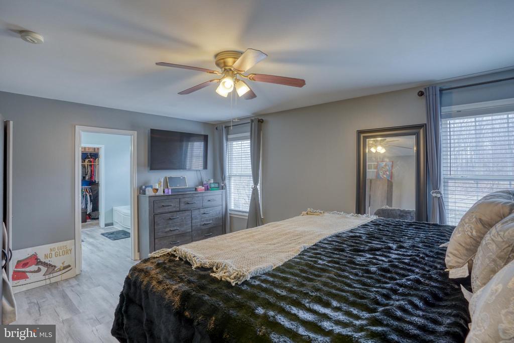 210 LAKS COURT