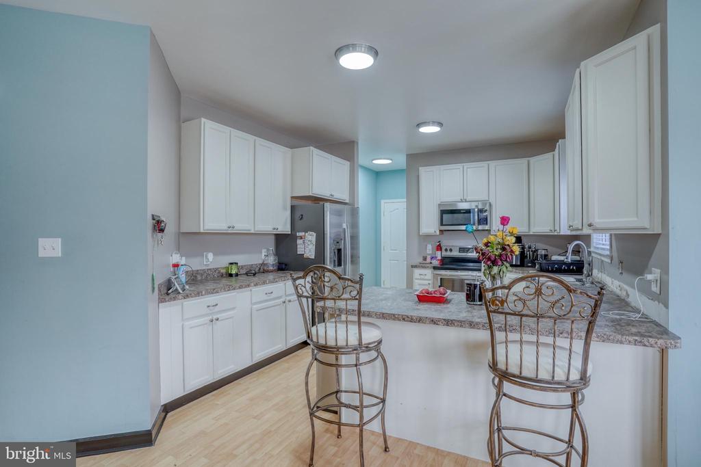 210 LAKS COURT