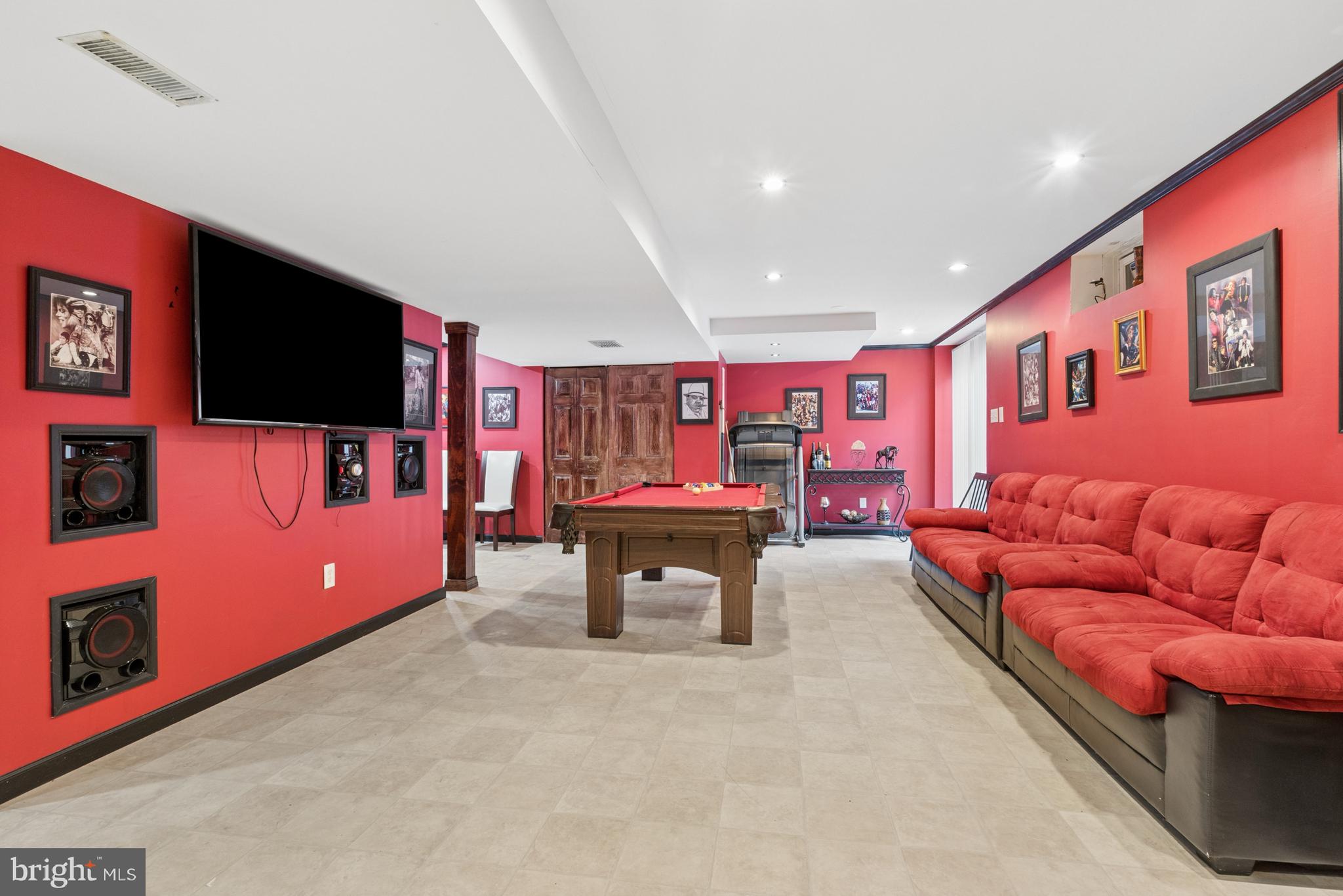 19 GRAYTON DRIVE
