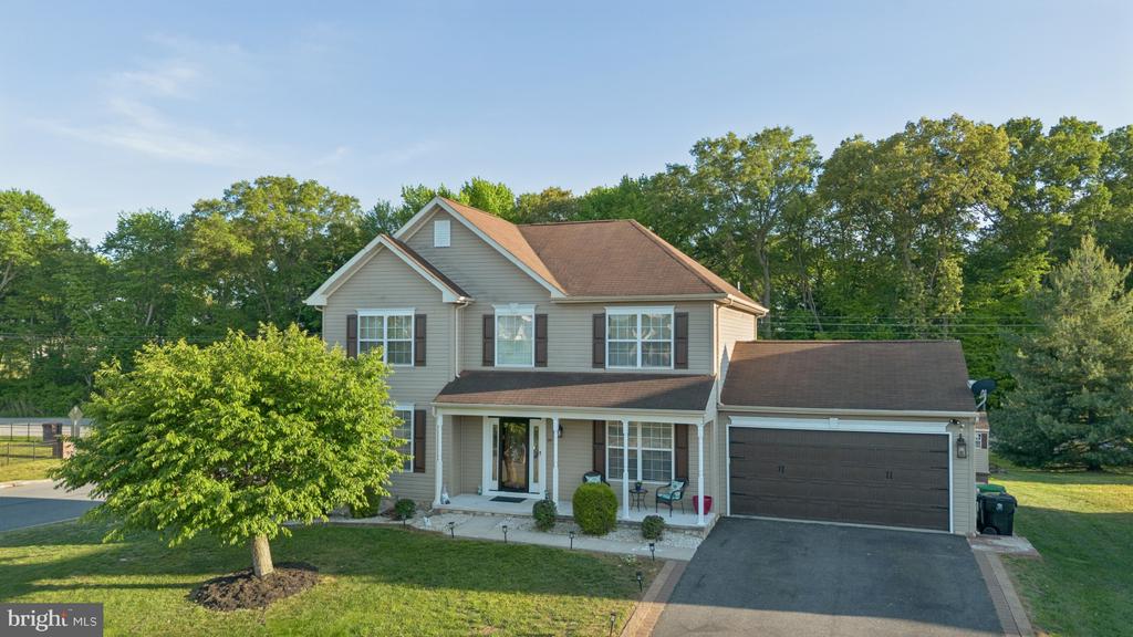 19 GRAYTON DRIVE