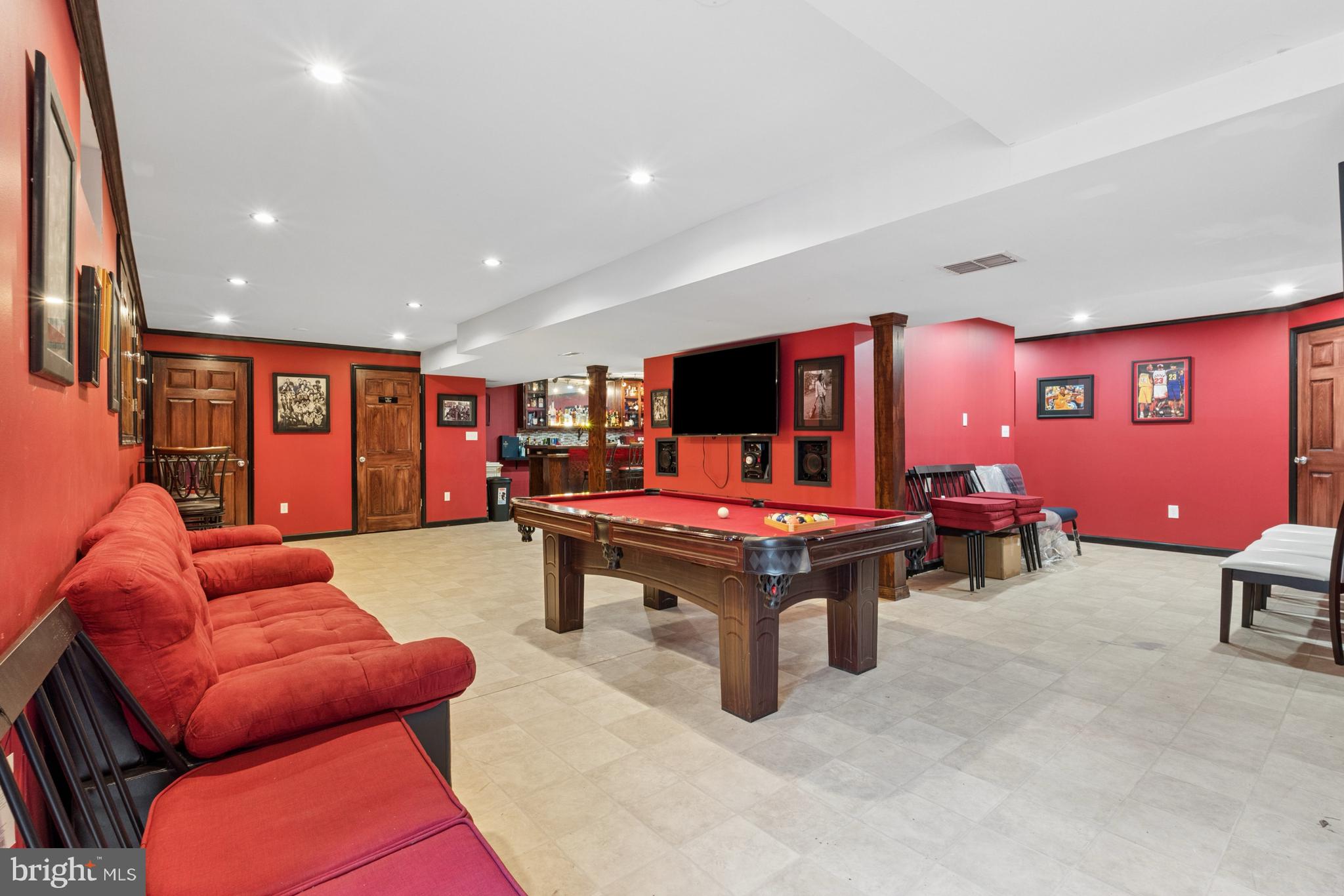 19 GRAYTON DRIVE