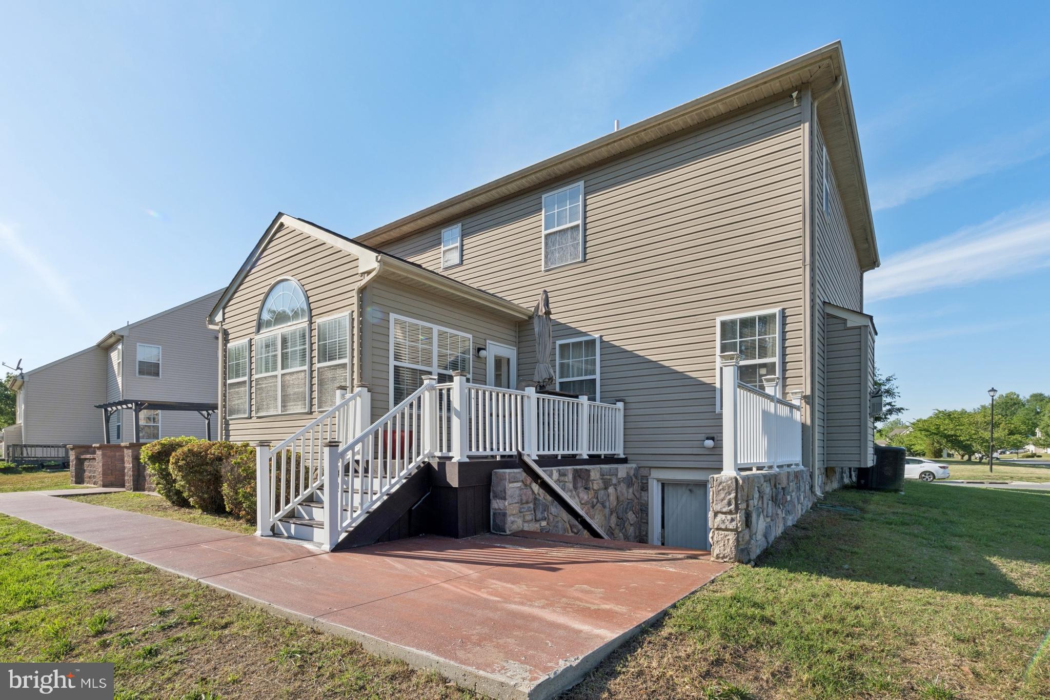 19 GRAYTON DRIVE