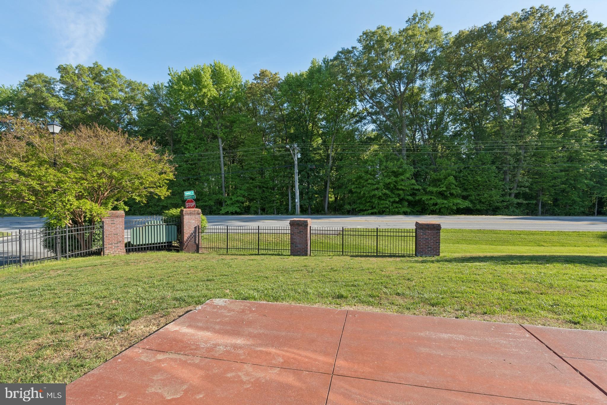 19 GRAYTON DRIVE