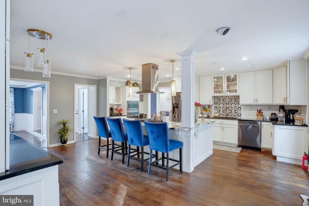 7 MICHAEL COURT