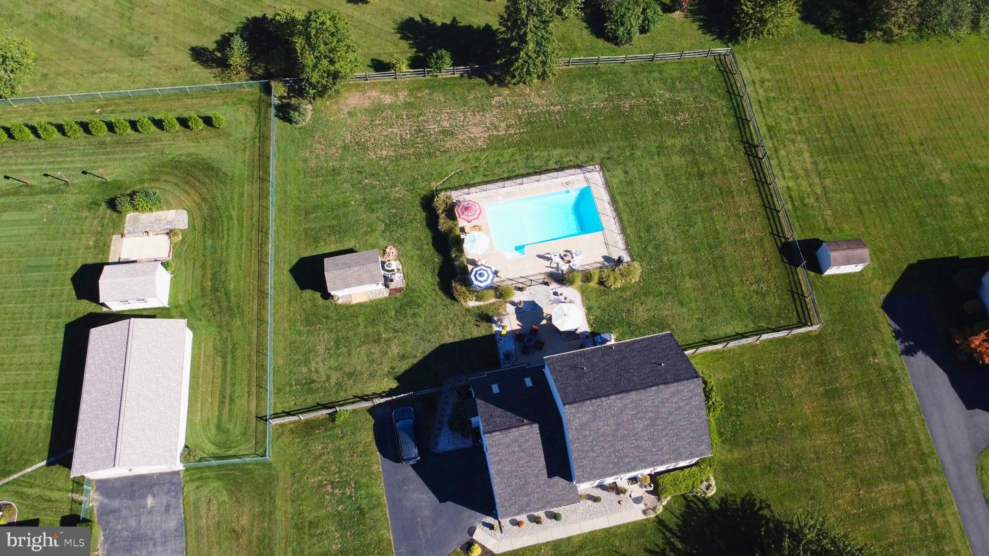 13 Andrew Ln
