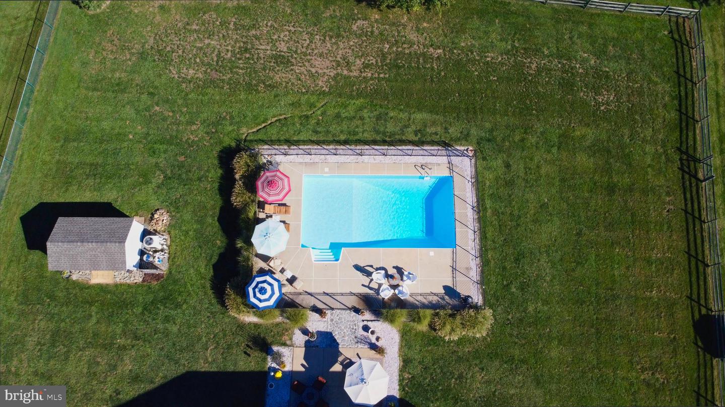 13 Andrew Ln
