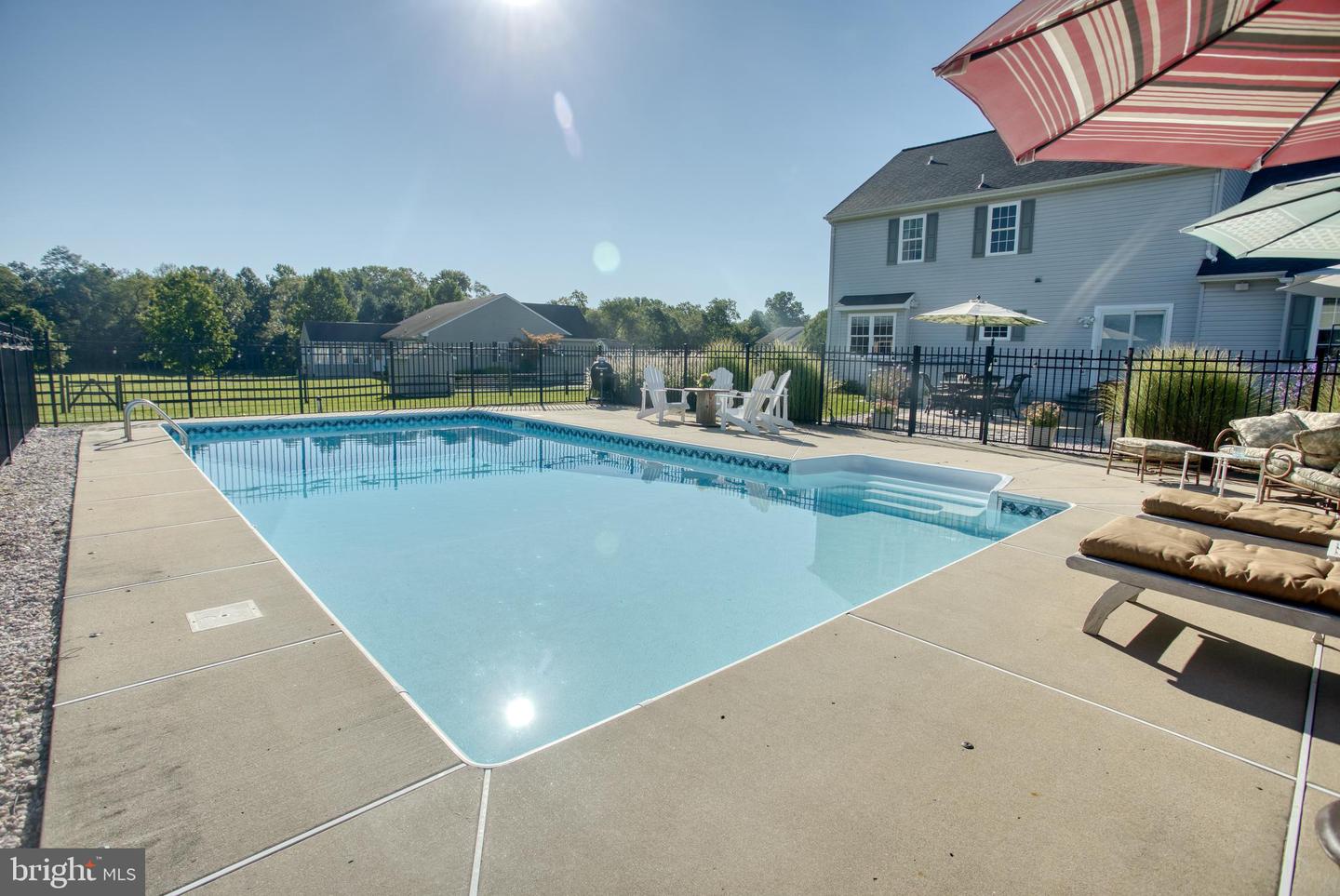 13 Andrew Ln