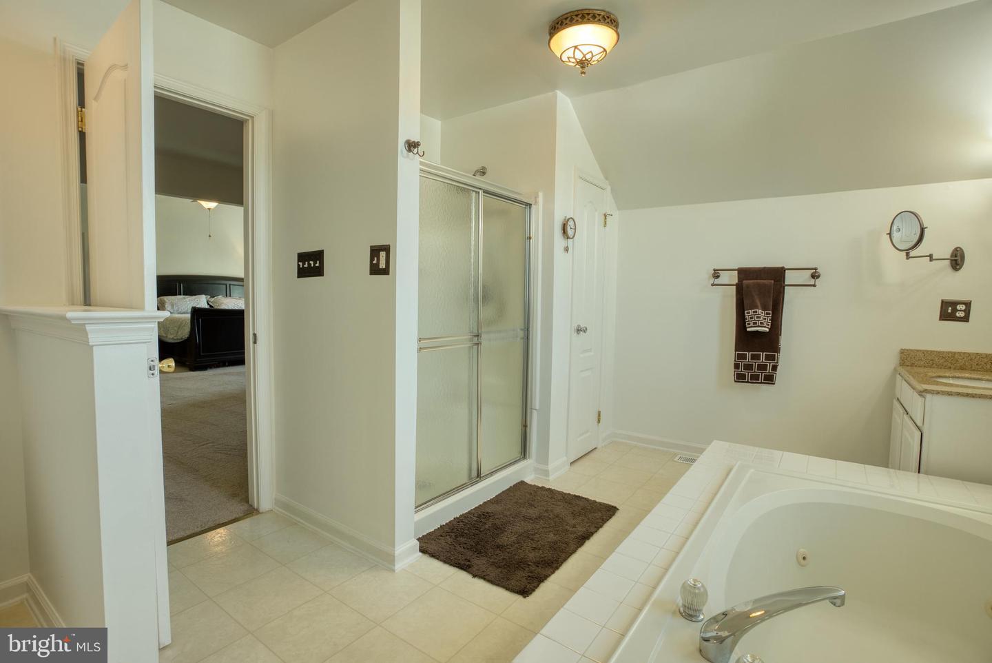 13 Andrew Ln