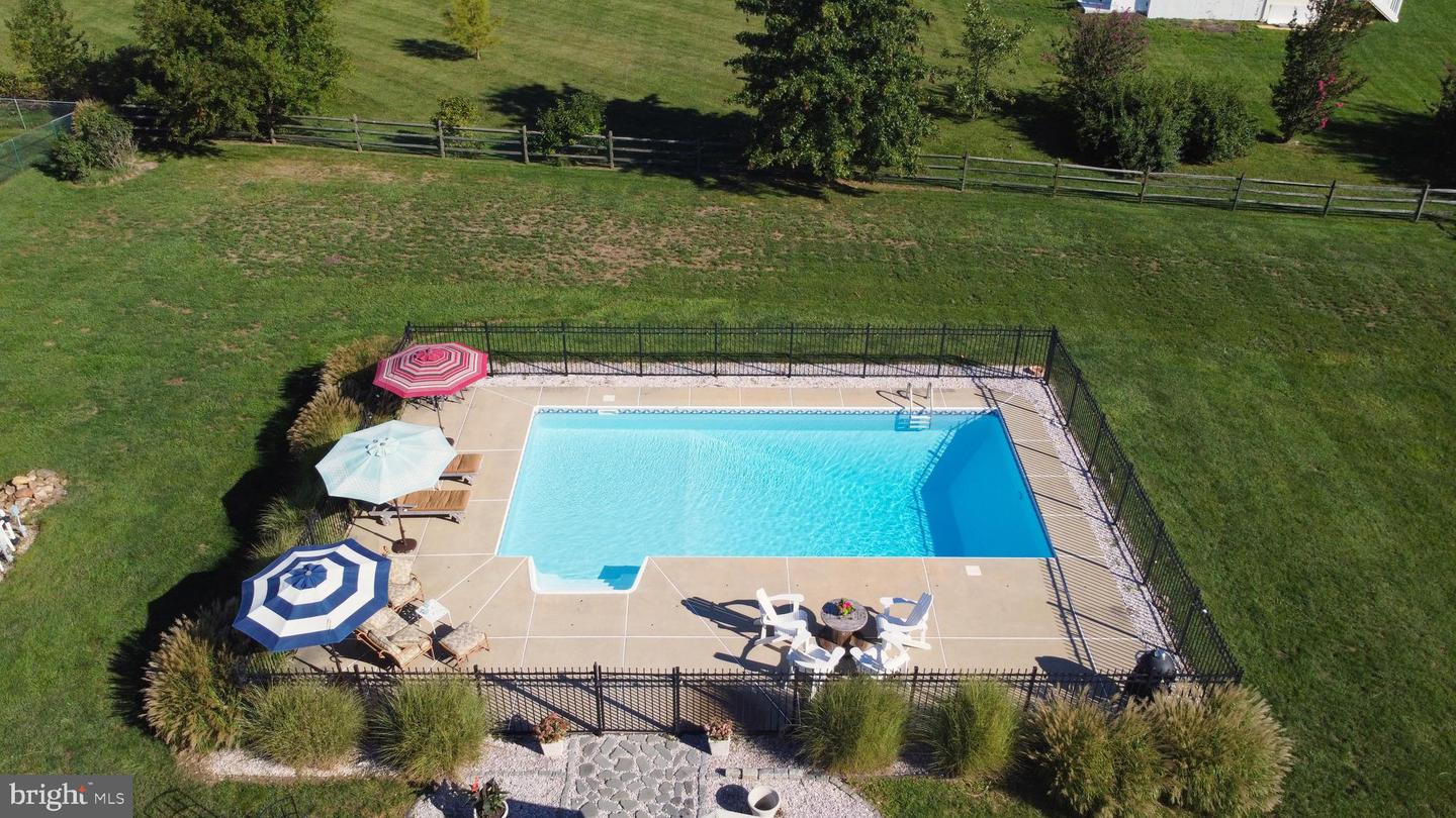 13 Andrew Ln