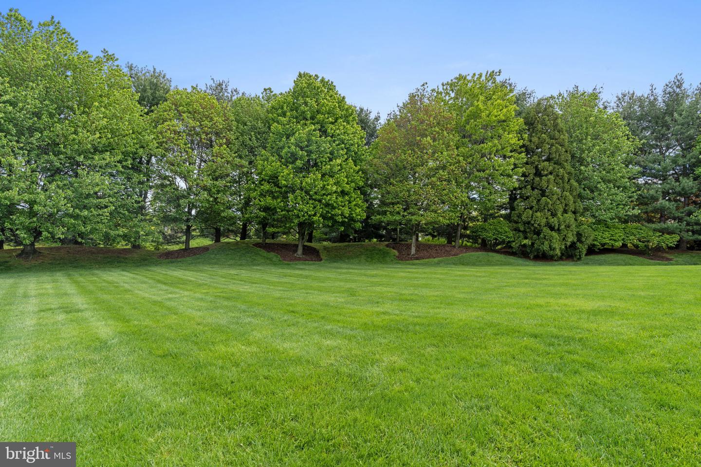 2 Rockland Ct