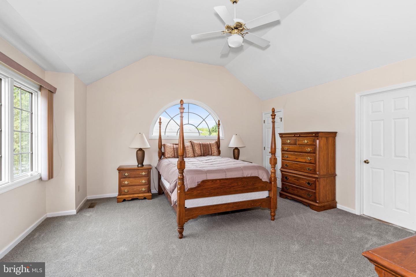2 Rockland Ct