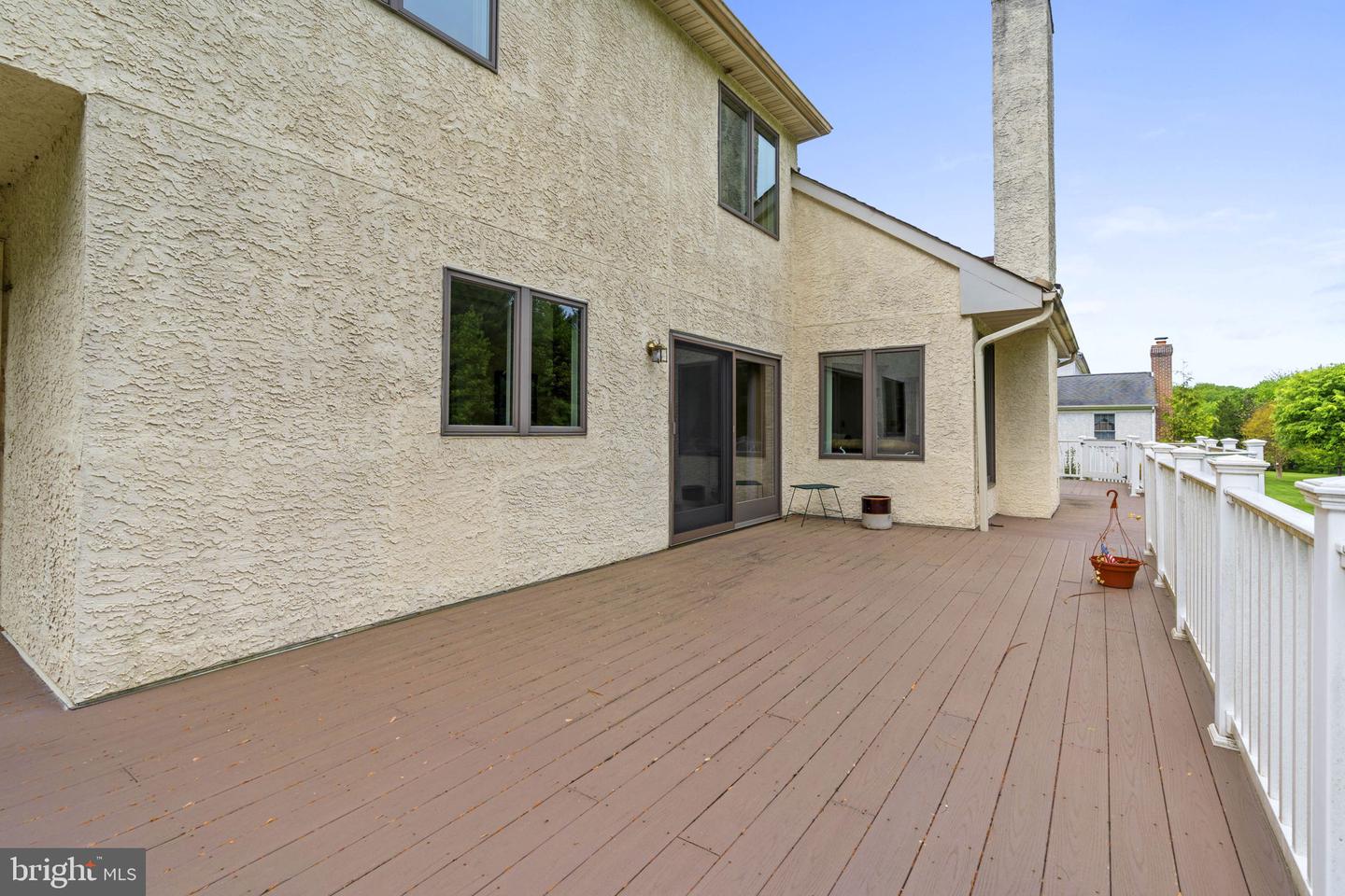 2 Rockland Ct