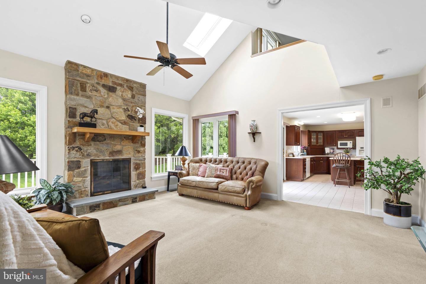 2 Rockland Ct