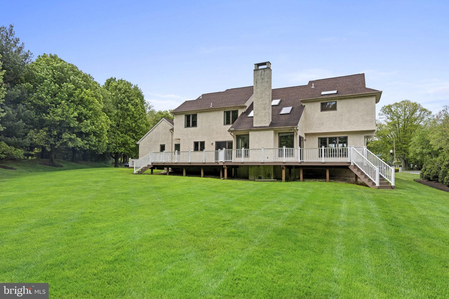2 Rockland Ct
